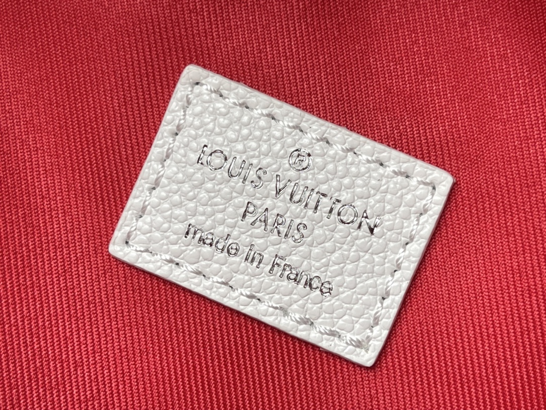 [TOP] Louis Vuitton LV Backpack - 33 x 41 x 18 cm - White