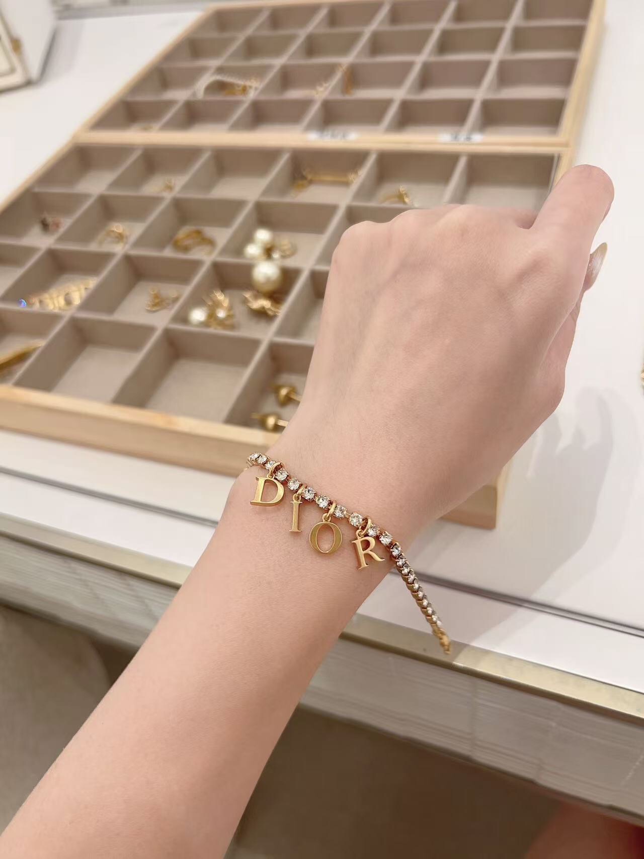 [TOP] Christian Dior Bracelet - Gold