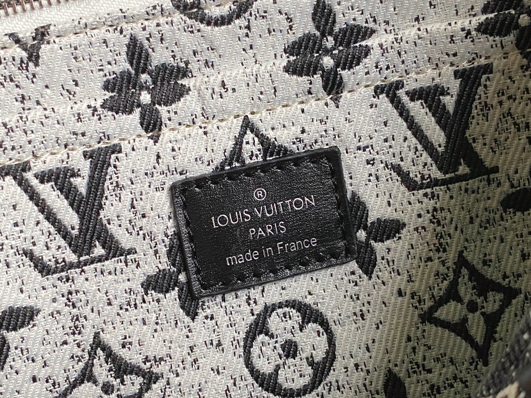 [TOP] Louis Vuitton LV On The Go Bag 35 x 27 x 14cm - Black