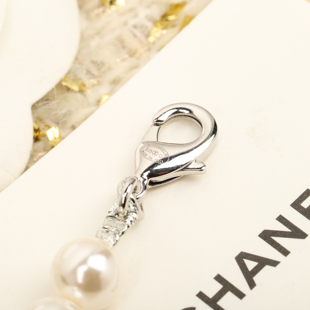 [TOP] CHANEL Pearl Necklaces - Silver