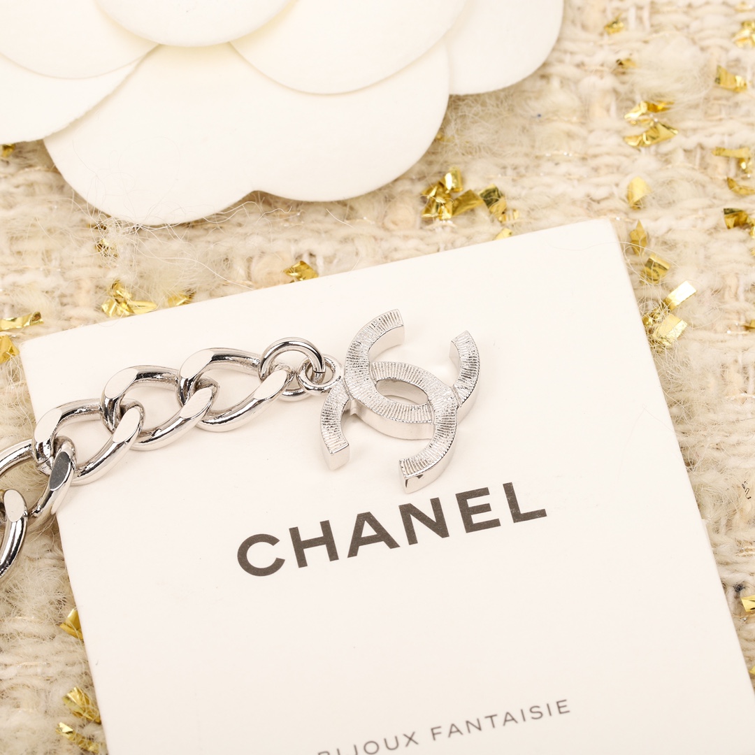 [TOP] CHANEL Pearl Necklace - Silver