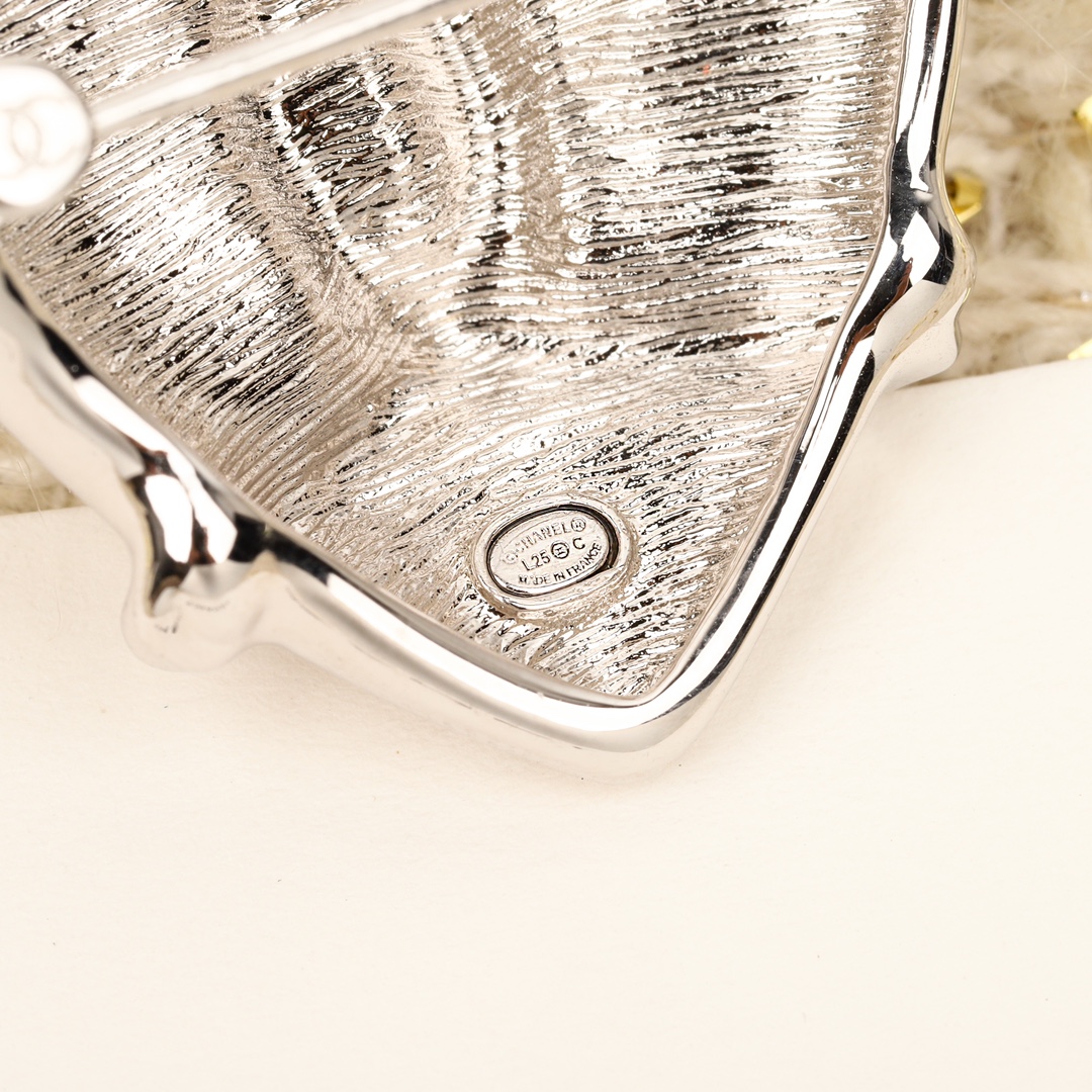 [TOP] CHANEL Love Brooch - 2 Colour