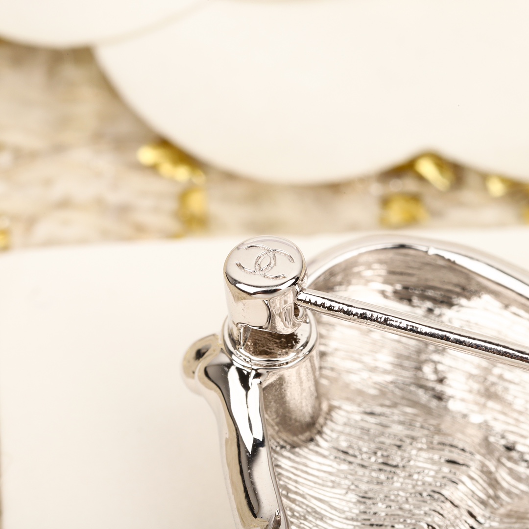 [TOP] CHANEL Love Brooch - 2 Colour