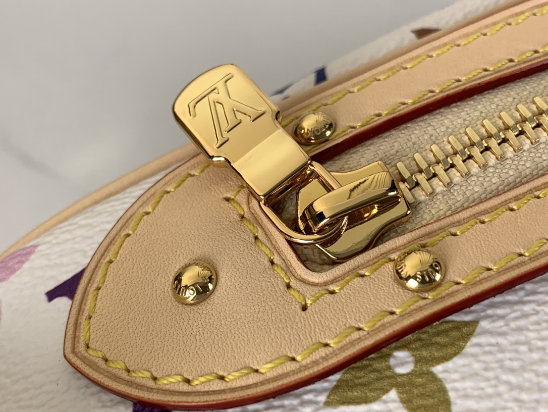 [TOP] Louis Vuitton LV HIGH RISE  Waist Bag 16 x 8 x 38 cm - White