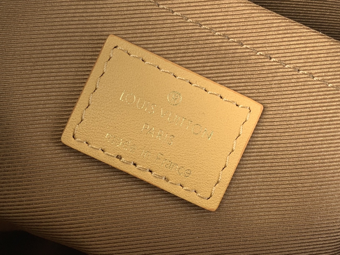 [TOP] Louis Vuitton LV KEEPALL BANDOULIÈRE 25  Travel Bag  15 x 11 x 25cm - Brown