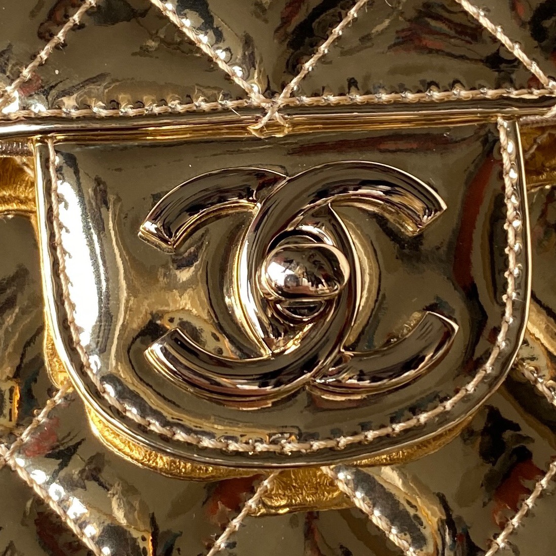 [TOP] CHANEL Flap Bag Shinny Backpack 18.5×23.5×8.5cm - Gold/Silver