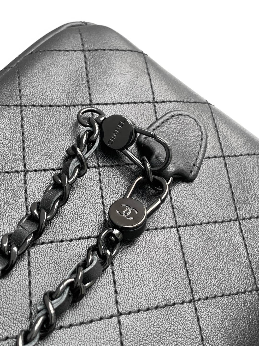 [TOP] CHANEL Backpack Calfskin Mini 18×13×9cm - Black