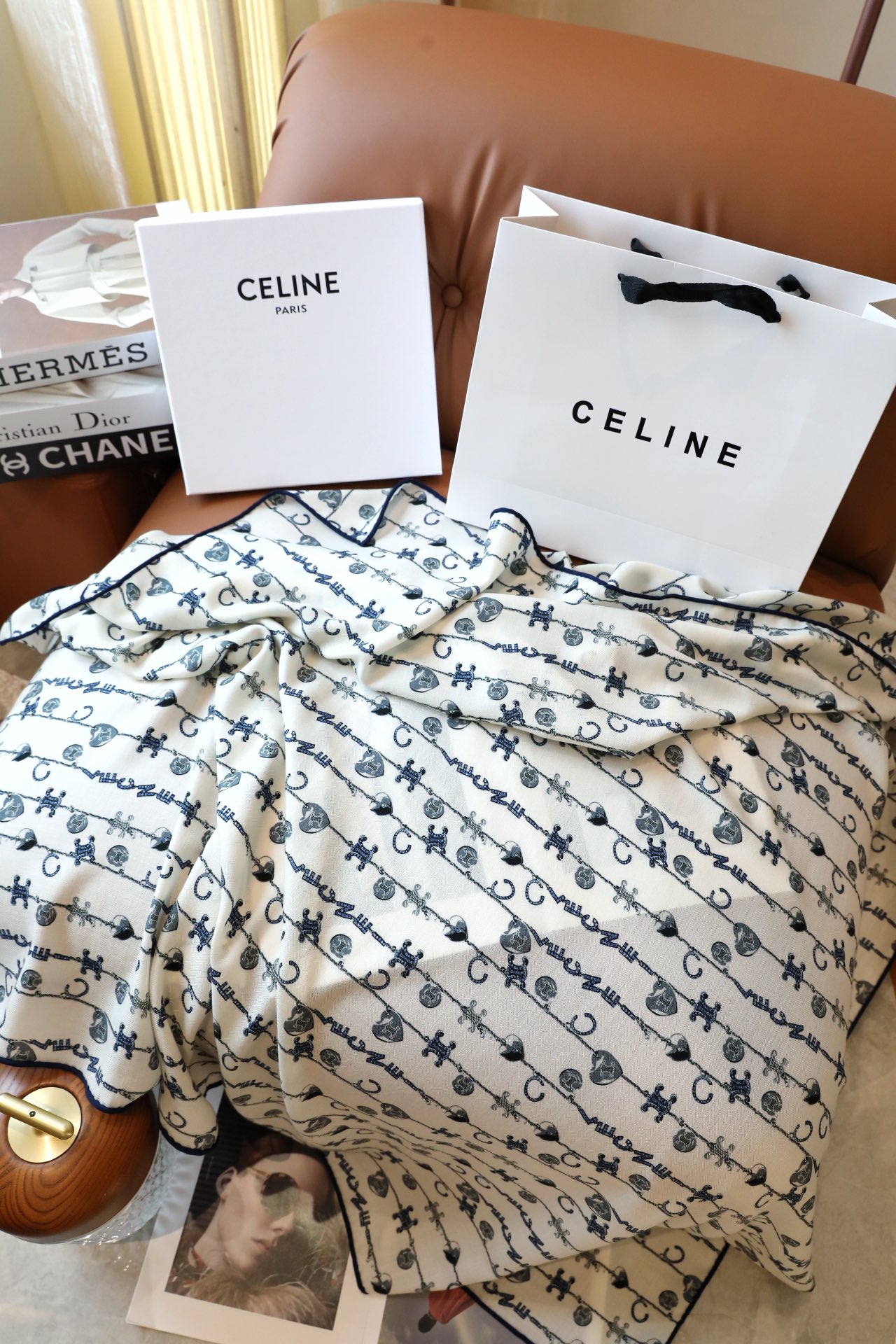 [TOP] CELINE Square Scarf 140*140cm - White