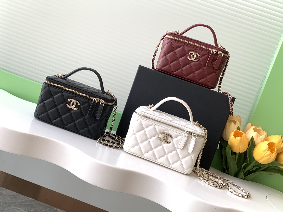 [TOP] CHANEL Vanity Case Lambskin 17×9.5×8cm - 3 Color