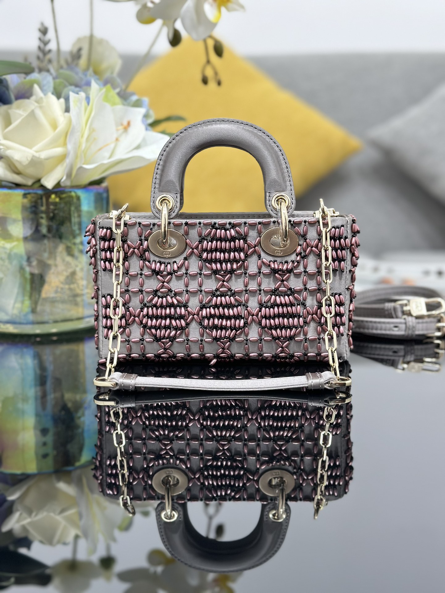 [TOP] Christian Dior Lady D-Joy Bag Mini Embroidered Bead 16*9*5cm - 2 Colors