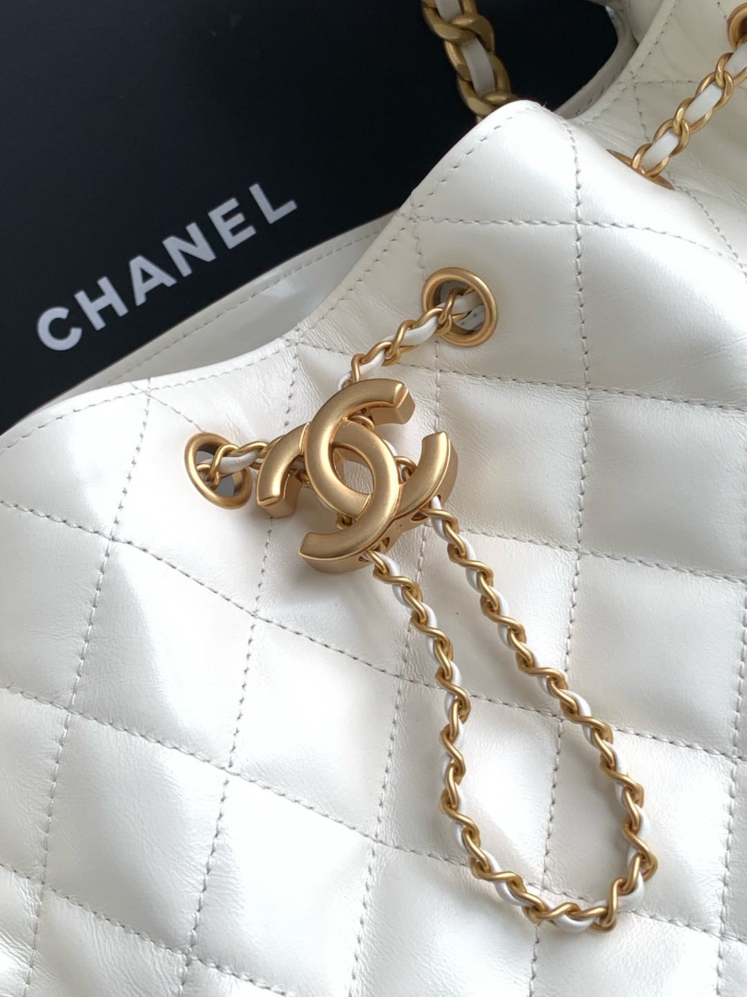 [TOP] CHANEL Hobo Shopping Bag 26x30x14cm/30x15x40cm - White