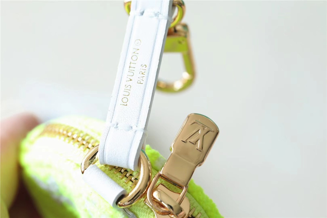 [TOP] Louis Vuitton LV Men's Bag 19 x 9 x 9 cm - Brown