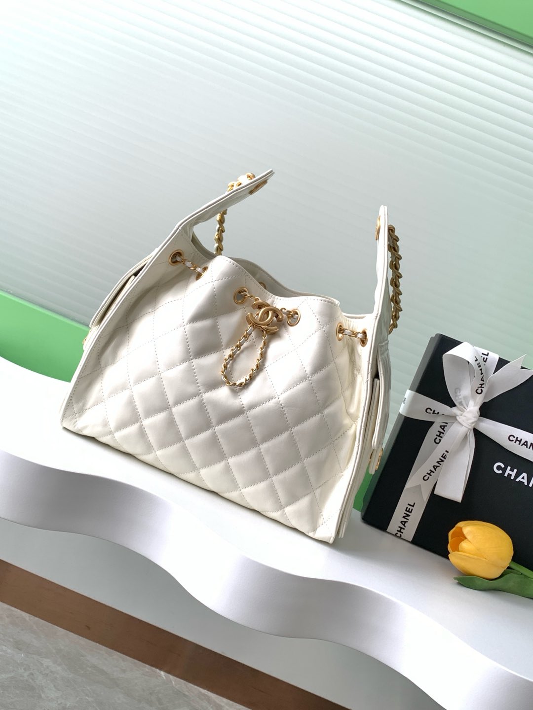 [TOP] CHANEL Hobo Shopping Bag 26x30x14cm/30x15x40cm - White