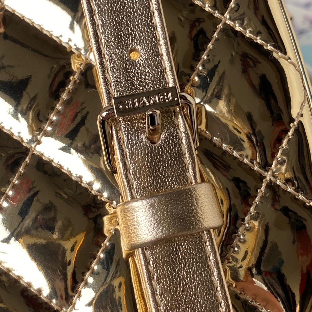 [TOP] CHANEL Flap Bag Shinny Backpack 18.5×23.5×8.5cm - Gold/Silver