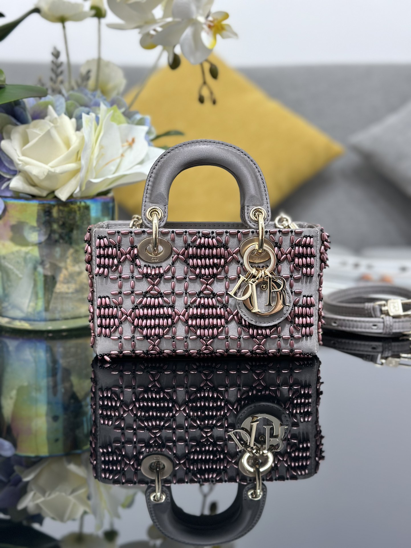 [TOP] Christian Dior Lady D-Joy Bag Mini Embroidered Bead 16*9*5cm - 2 Colors