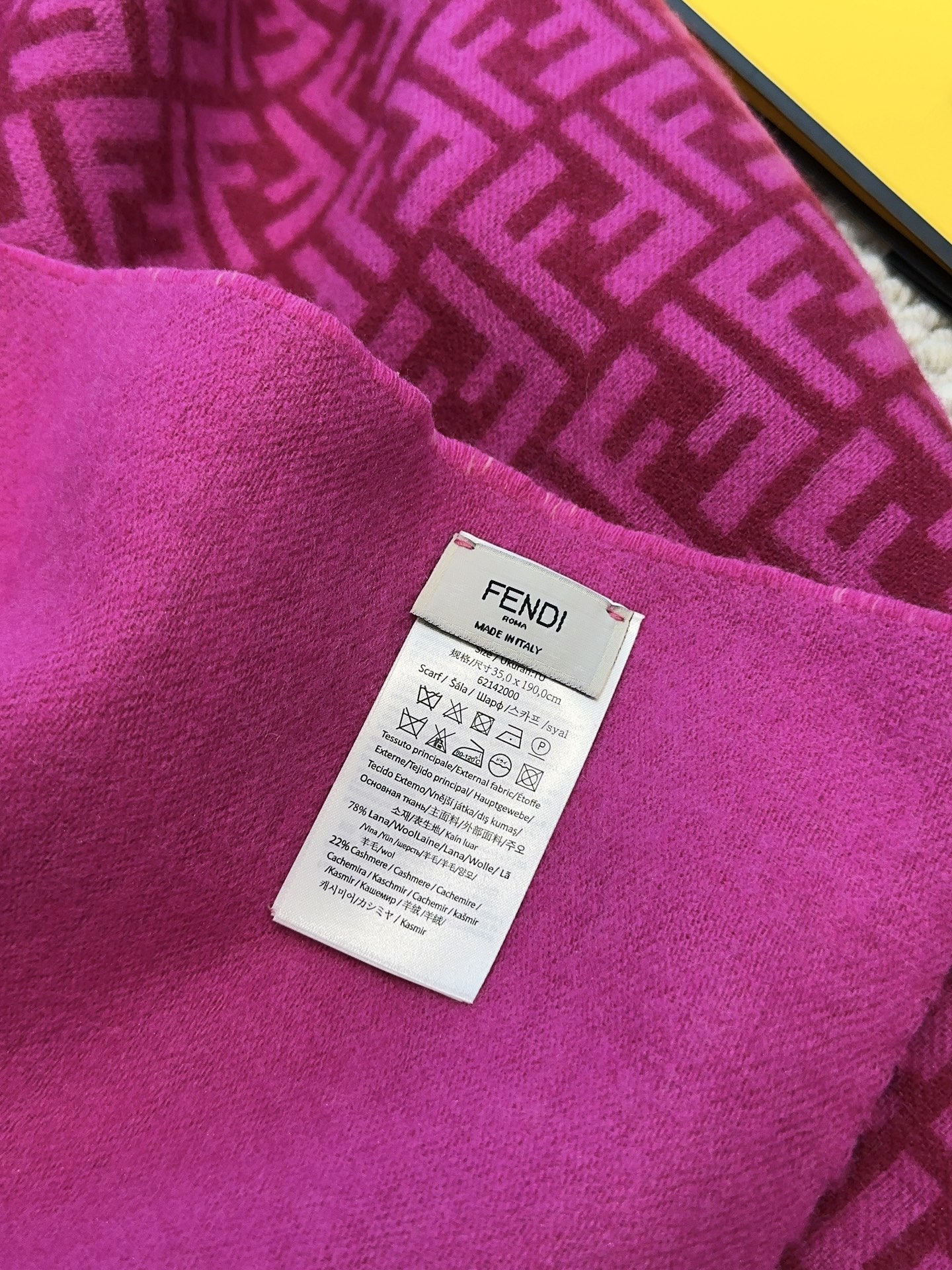 [TOP] FENDI Cashmere Scarf 35x190cm -Rose Pink