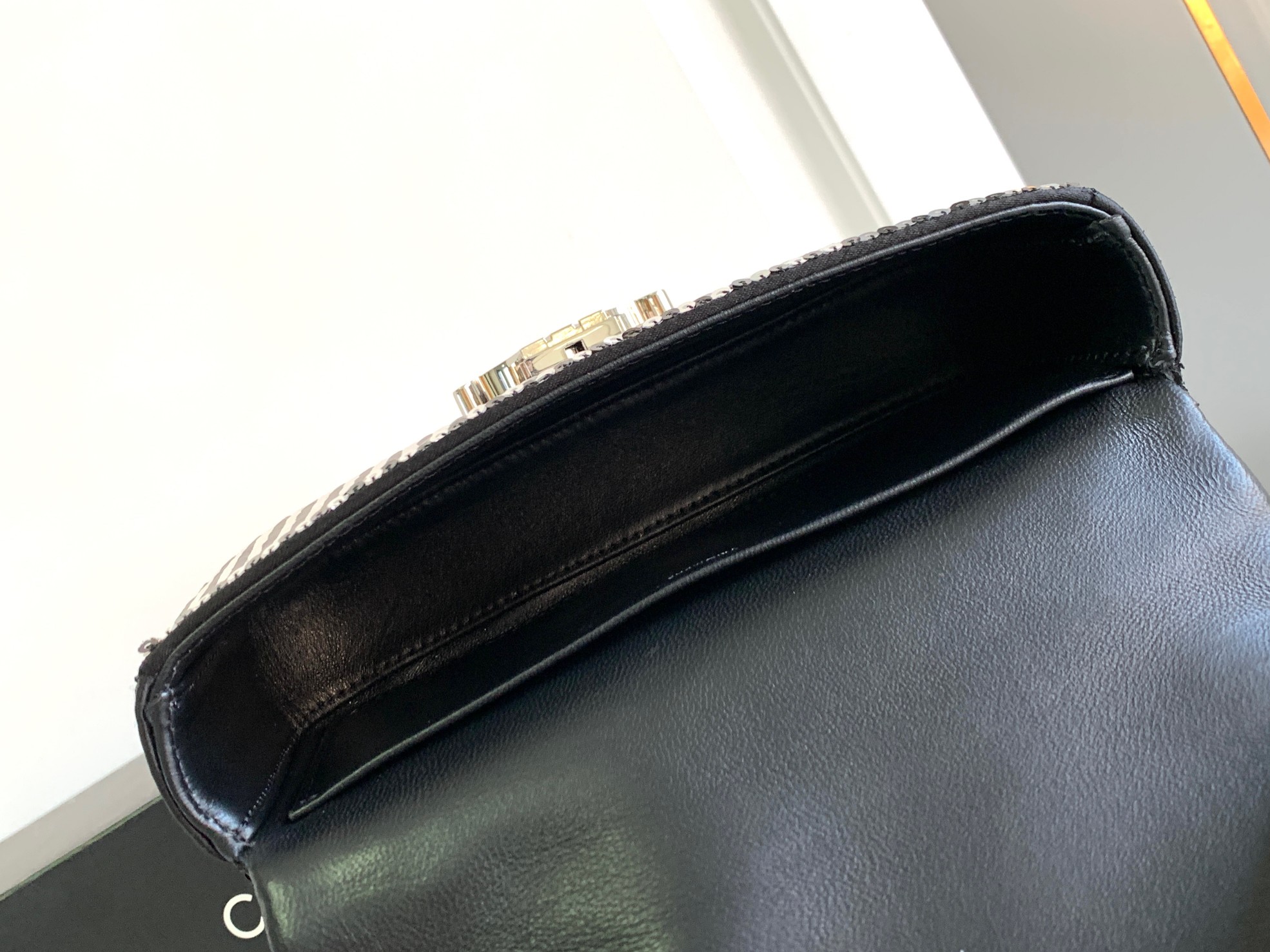 [TOP] CELINE Triomphe Bag Sequin Chain Bag 20.5*10.5*4cm - Silver