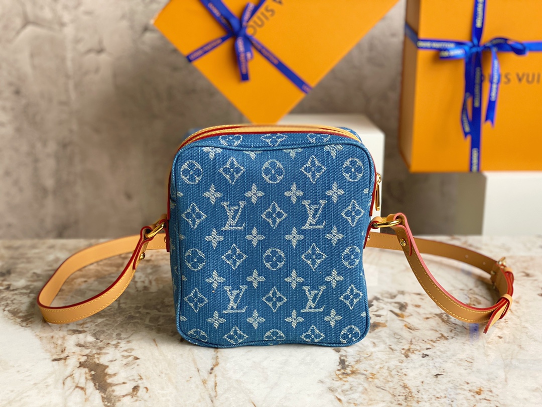 [TOP] Louis Vuitton LV Denim Monogram and Vachetta Trim Camera Bag 18*20*7cm- Blue