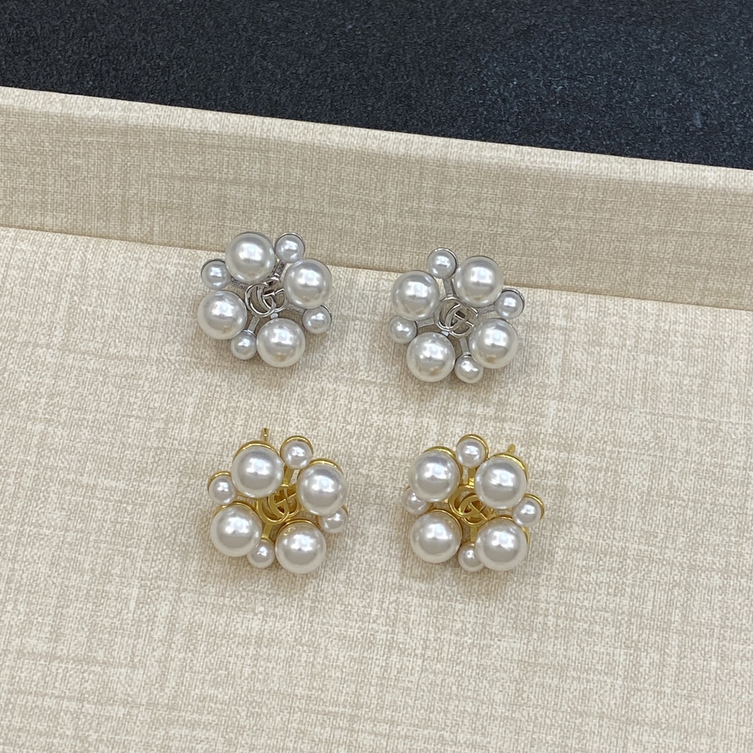 [TOP] GUCCI Pearl Earrings - Silver/Gold
