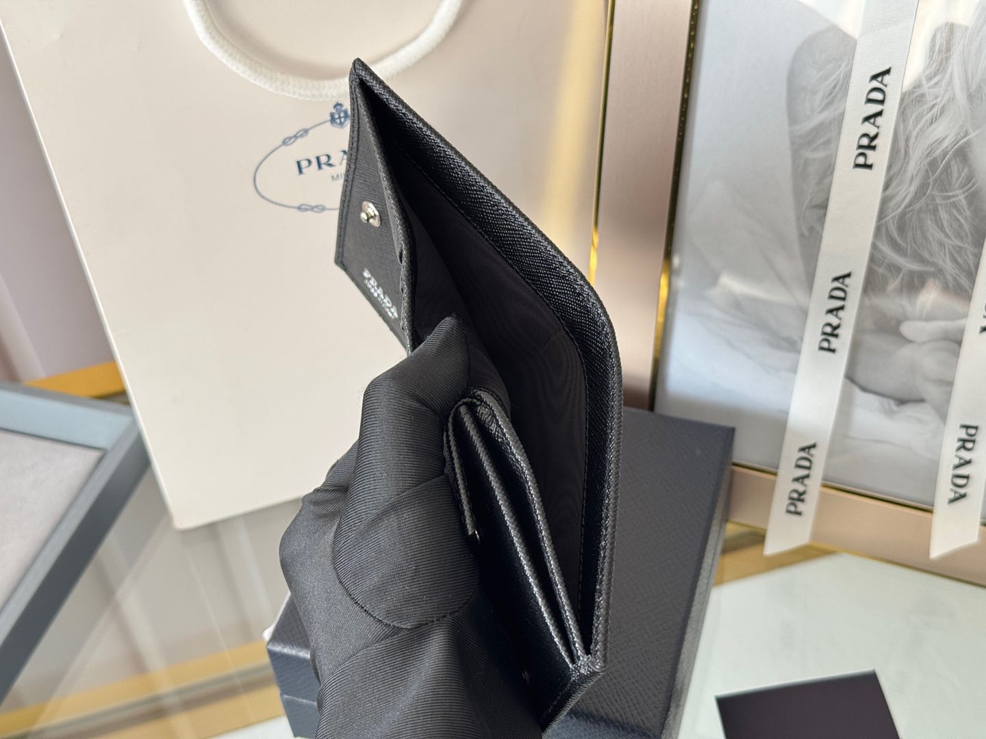 [TOP] PRADA Plain Leather Folding Wallet 11.2x9.5cm - Black