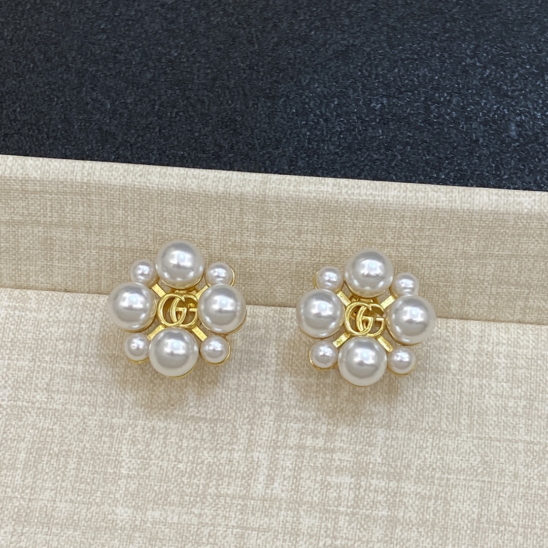 [TOP] GUCCI Pearl Earrings - Silver/Gold
