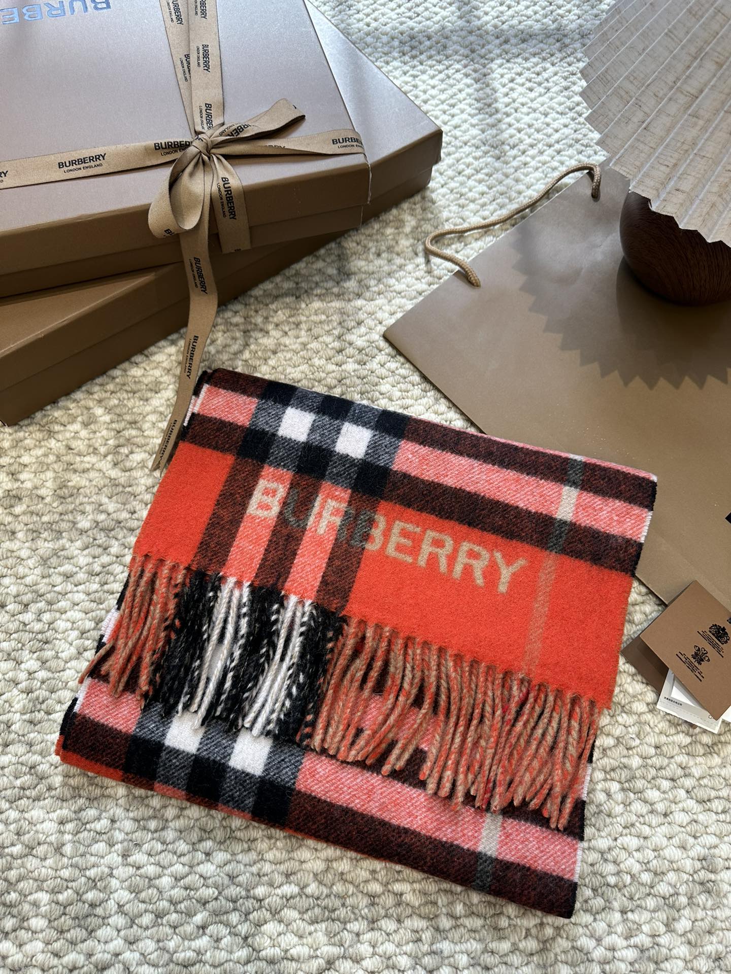 [TOP] BURBERRY Cashmere Scarf - 2 Colors