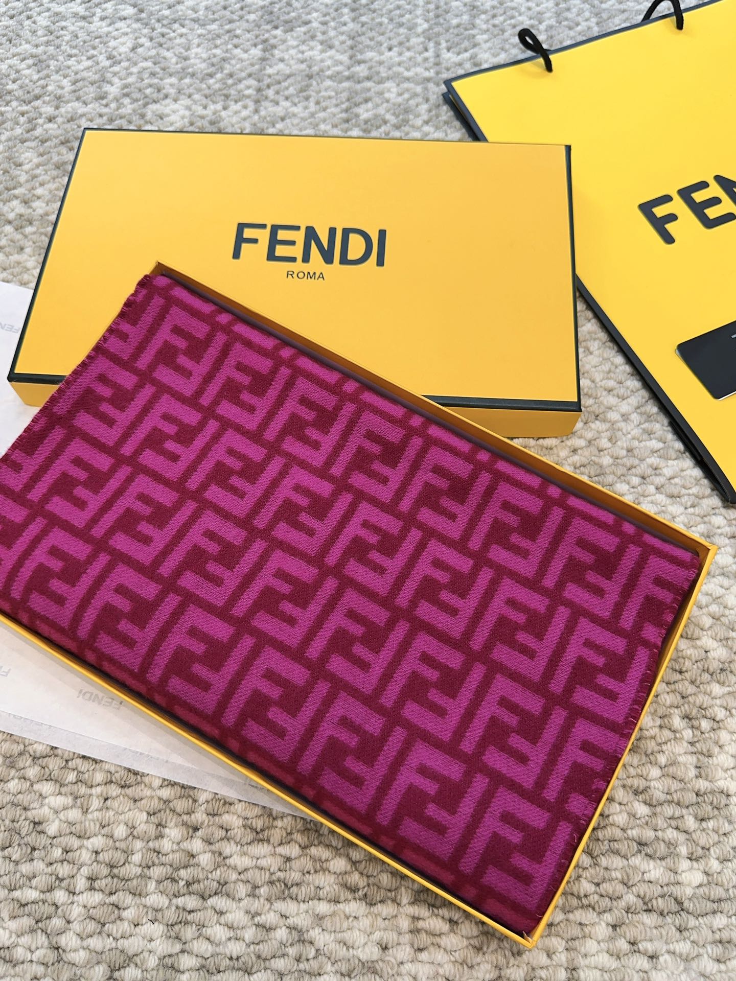 [TOP] FENDI Cashmere Scarf 35x190cm -Rose Pink