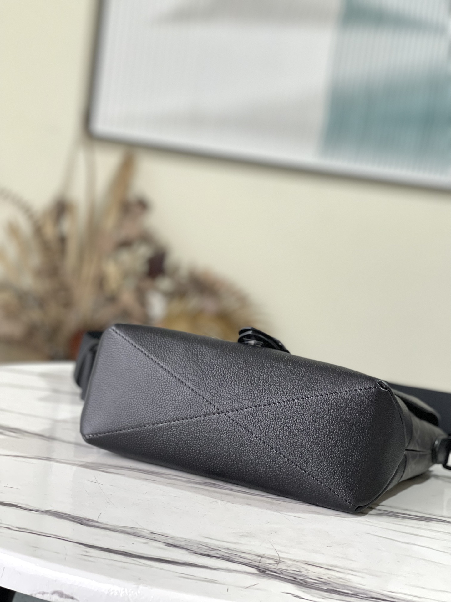 [TOP] Louis Vuitton LV Men's Saumur Messenger Bag  36 x 23 x 11cm - Black