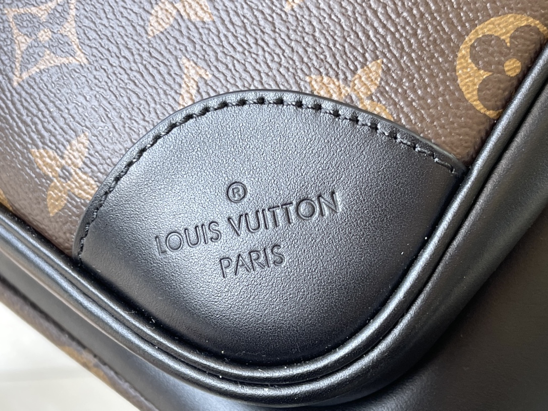 [TOP] Louis Vuitton LV Dean Backpack 31 x 41.5 x 15.5cm - Monogram