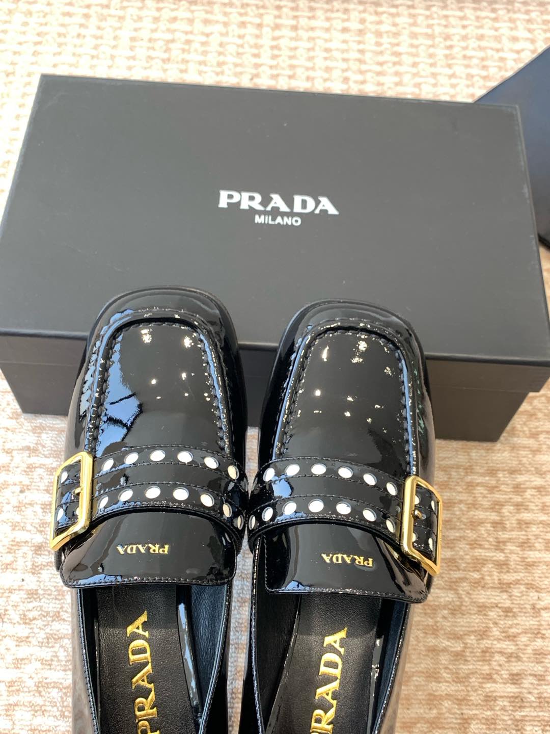 [TOP] PRADA Cow Patent Leather Shoes - 3 Styles