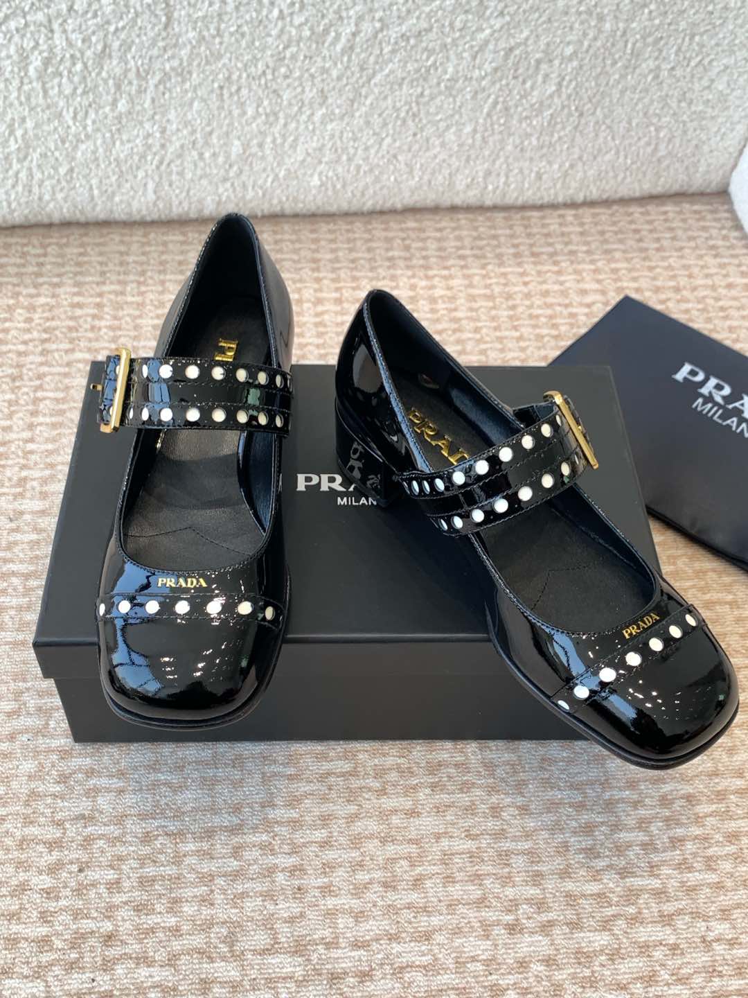 [TOP] PRADA Cow Patent Leather Shoes - 3 Styles