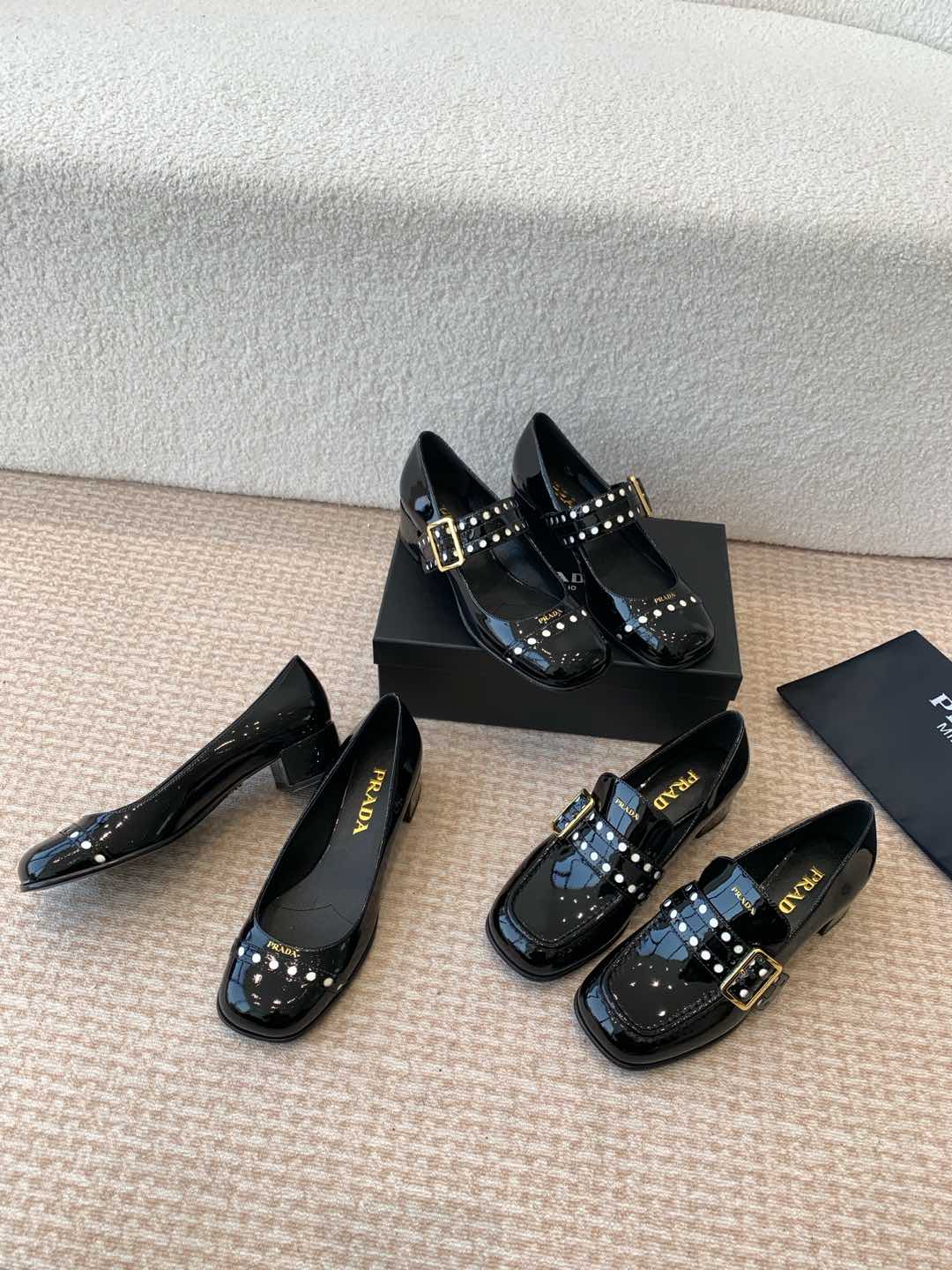 [TOP] PRADA Cow Patent Leather Shoes - 3 Styles