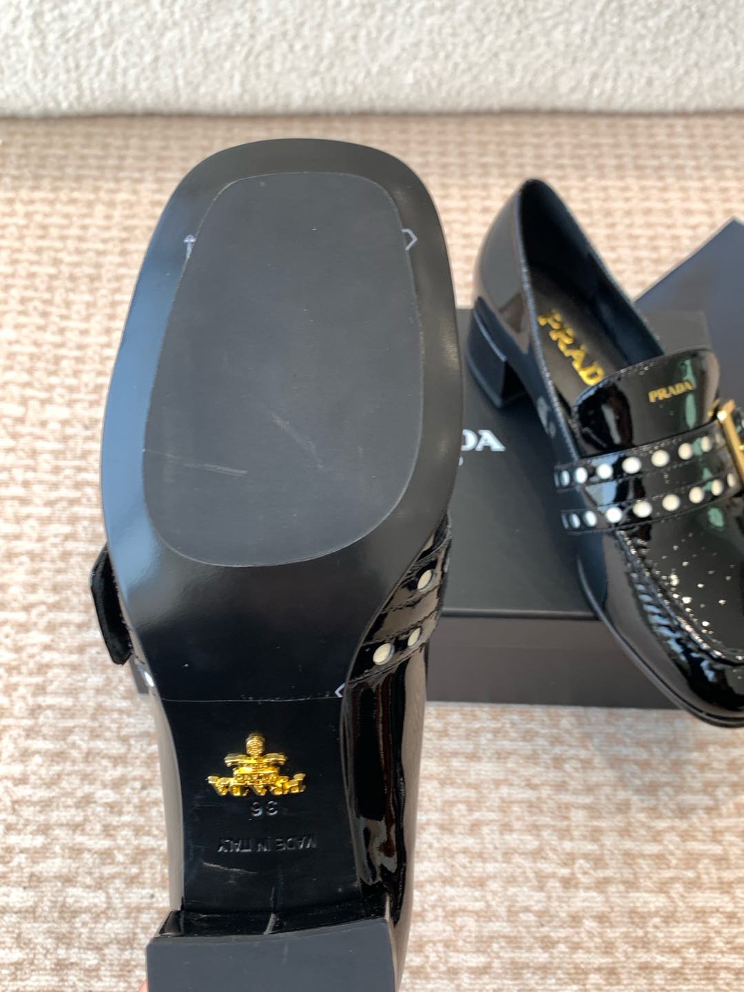 [TOP] PRADA Cow Patent Leather Shoes - 3 Styles