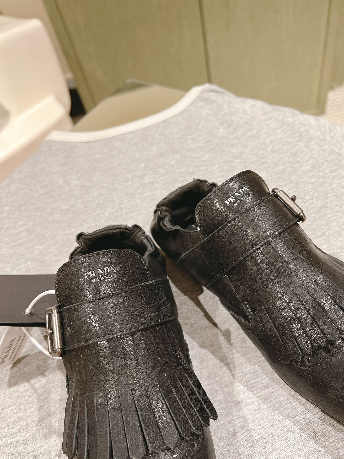 [TOP] PRADA Round Toe Slippers Sheepskin - 4 Colour