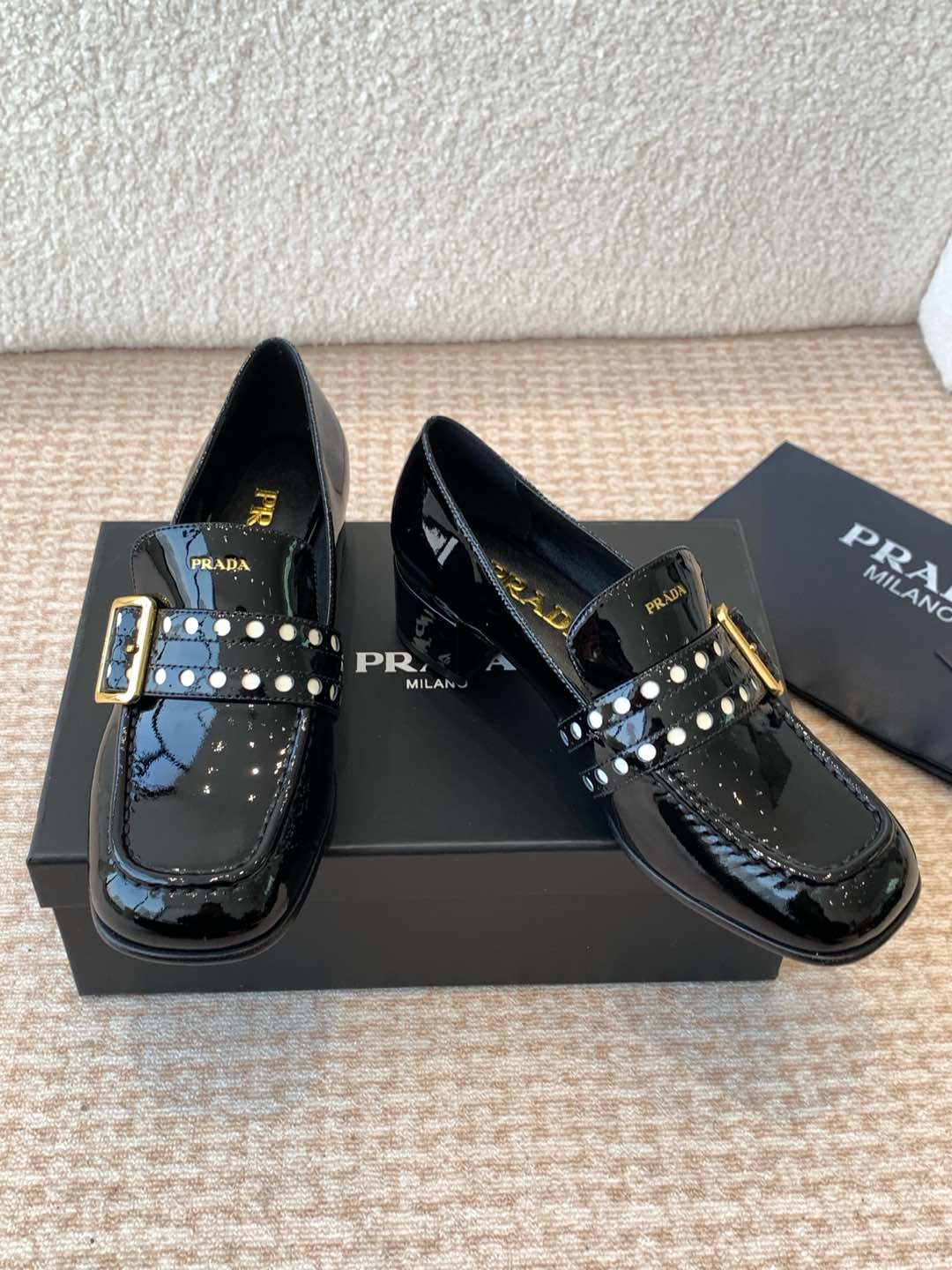 [TOP] PRADA Cow Patent Leather Shoes - 3 Styles