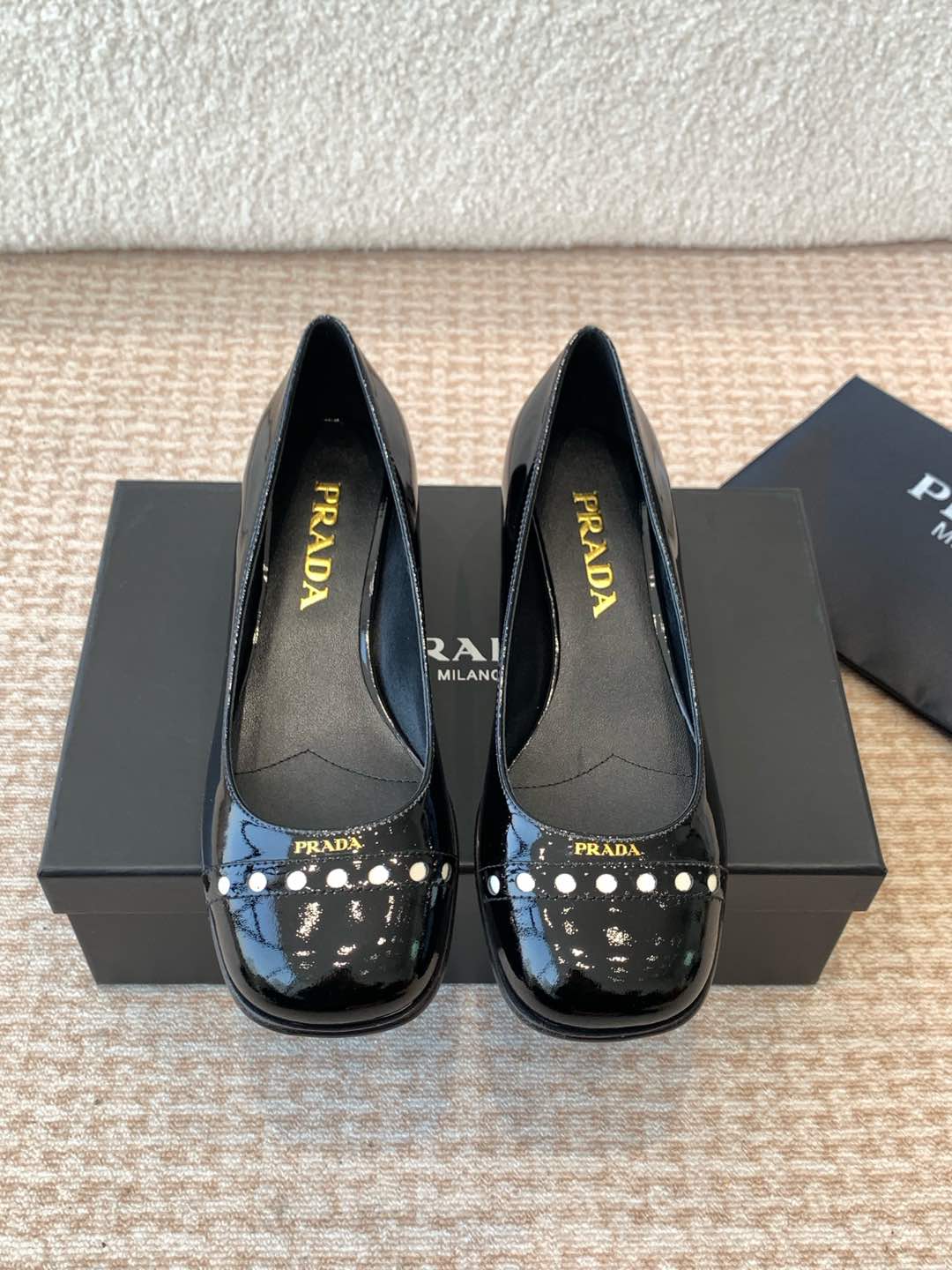 [TOP] PRADA Cow Patent Leather Shoes - 3 Styles