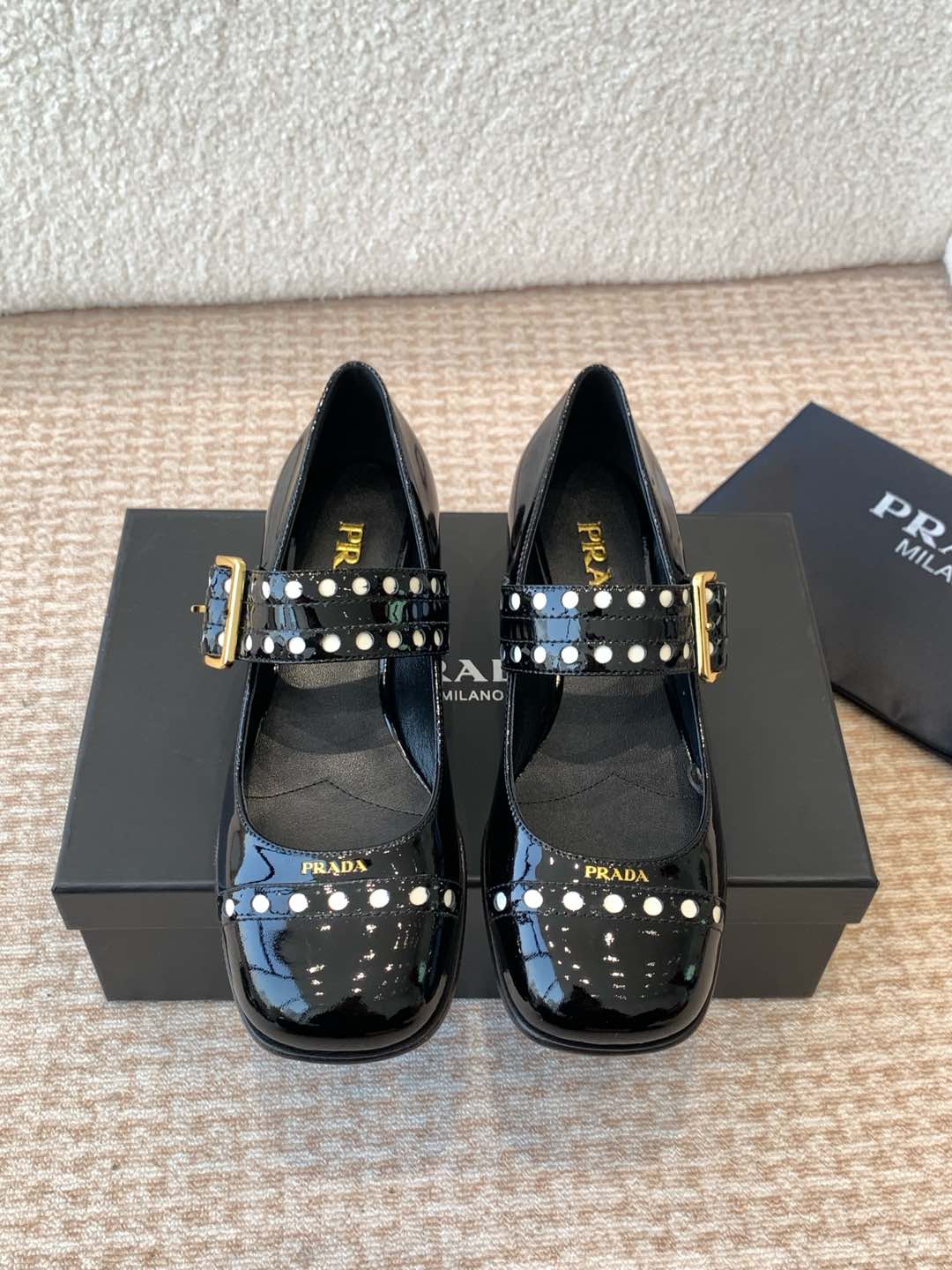 [TOP] PRADA Cow Patent Leather Shoes - 3 Styles
