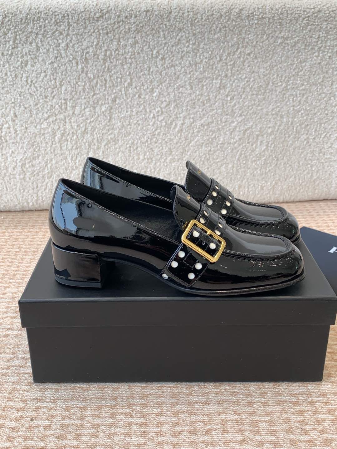 [TOP] PRADA Cow Patent Leather Shoes - 3 Styles