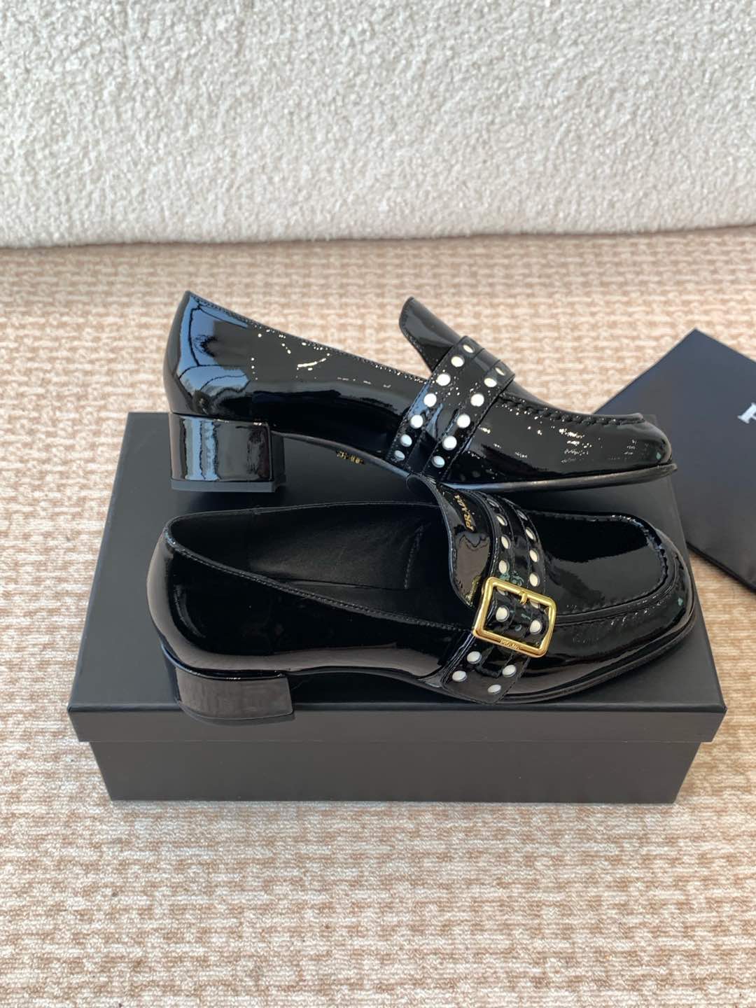 [TOP] PRADA Cow Patent Leather Shoes - 3 Styles