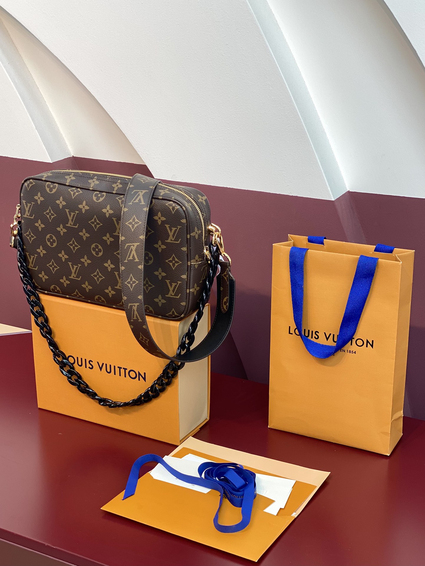 [TOP] Louis Vuitton LV  Bag 27x18x9cm- Brown