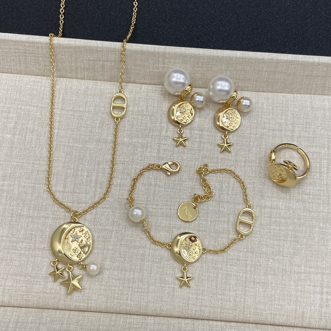 [TOP] Christian Dior Necklace/Bracelet/Earrings/Rings - Gold