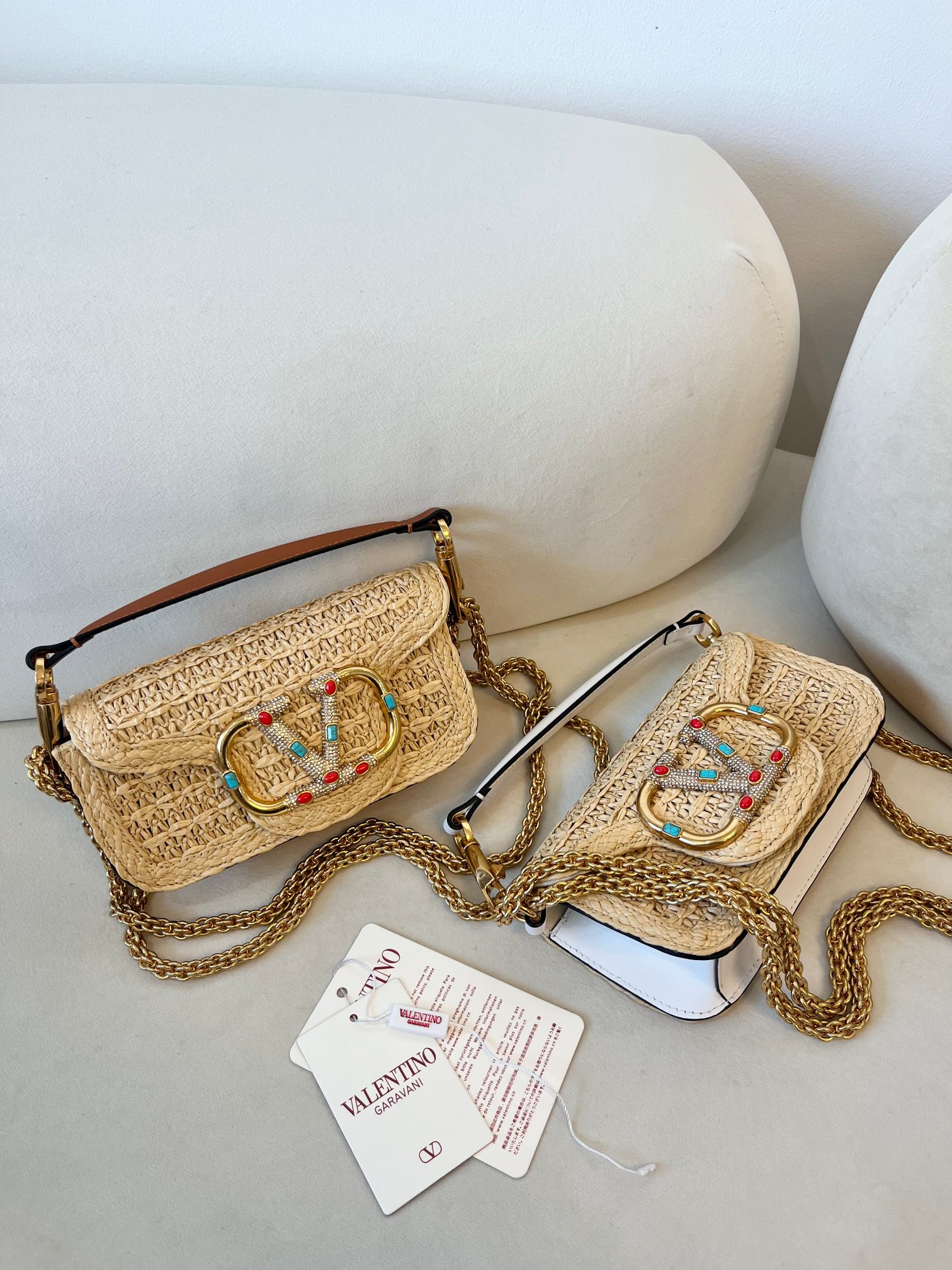 [TOP] VALENTINO Garavani Loco Bag 19x10.5x5cm - 2 Colors