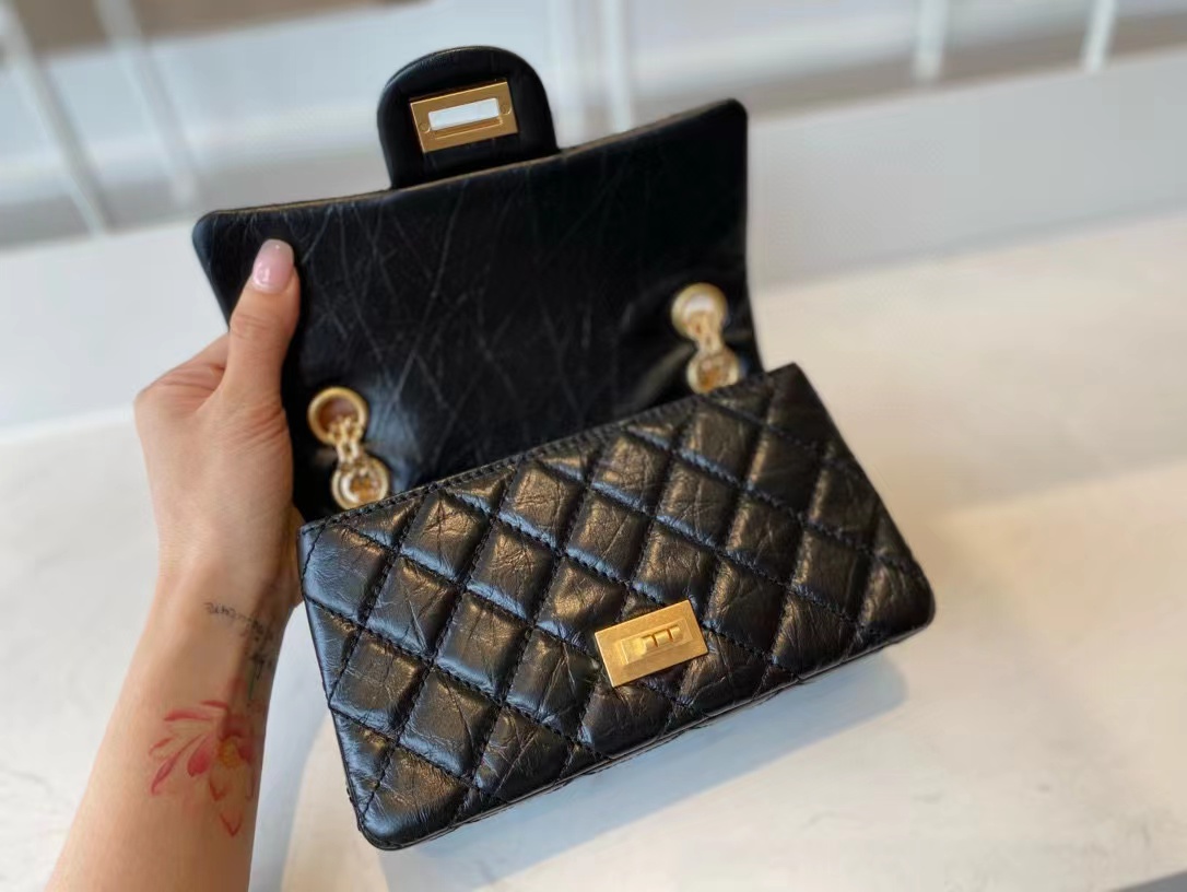 [TOP] CHANEL 2.55 Reissue Flap Bag Small 20cm - Black - SHW & GHW