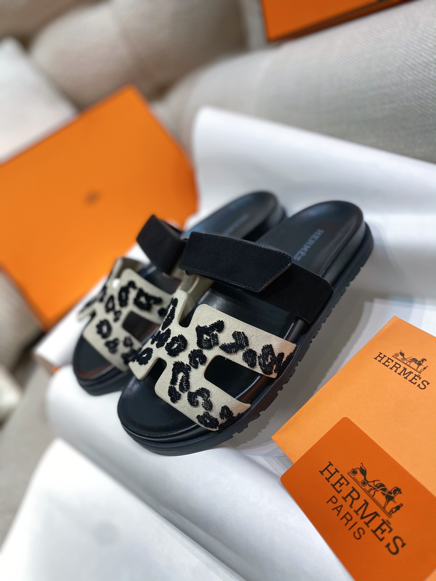 [TOP] HERMES Flat Sandal - 2 Colour