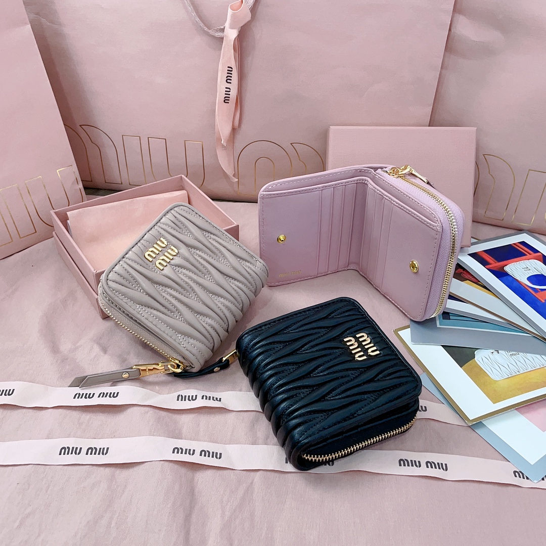 [TOP] Miu Miu Lambskin Wallet 10x10cm - 3 Color