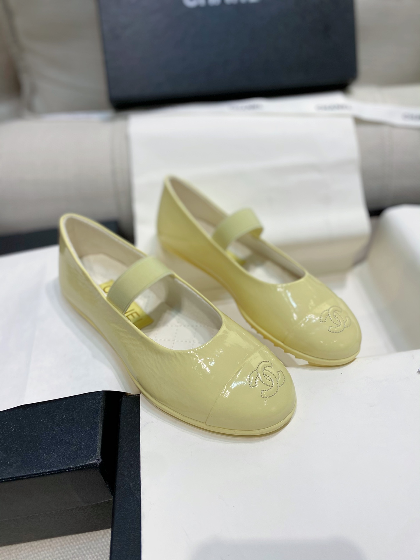 [TOP] CHANEL Round Toe Mary Jane Shoes - 4 Color