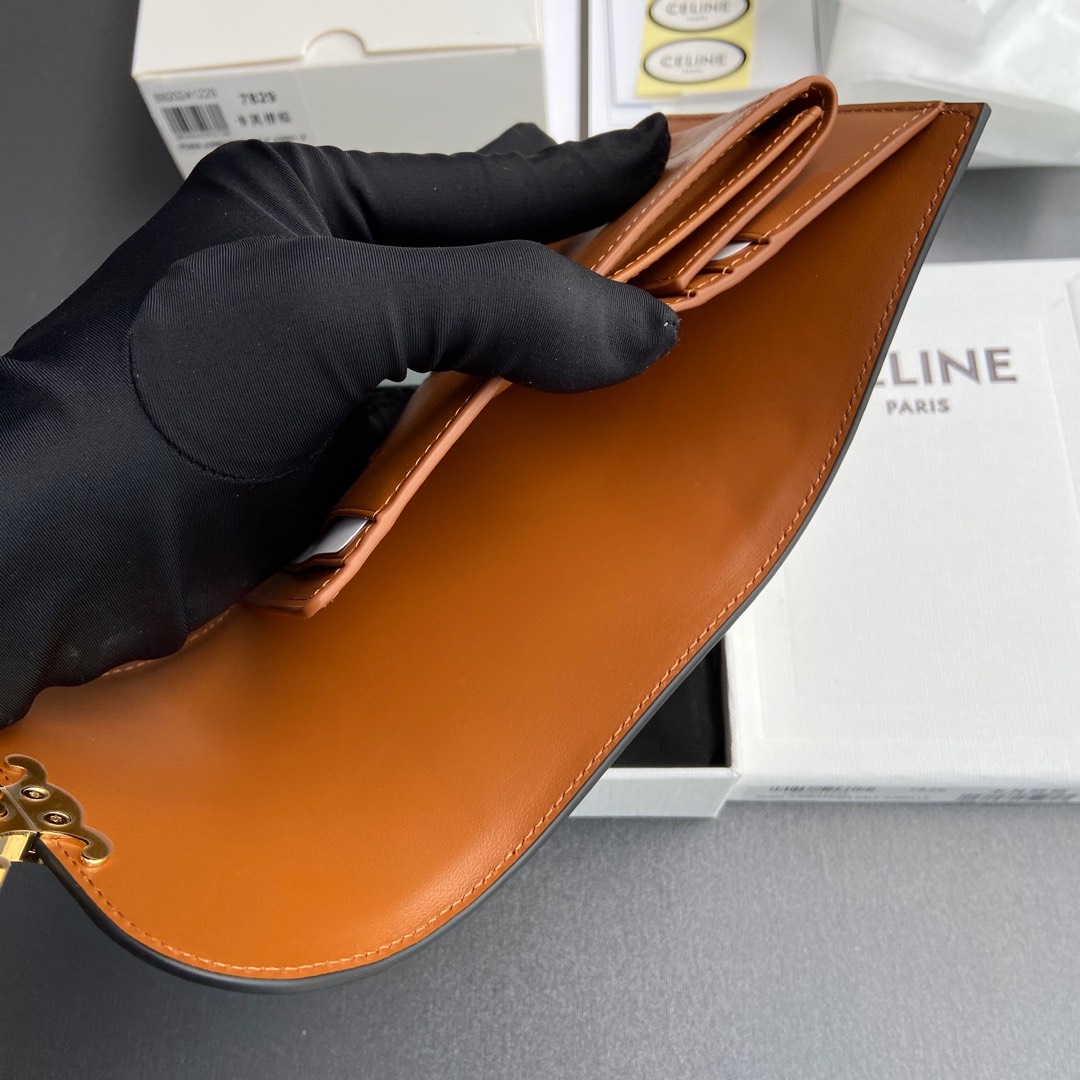 [TOP] CELINE Triomphe Fabric Almond and Calf Leather Short Wallet 10.5x9x3cm - Brown