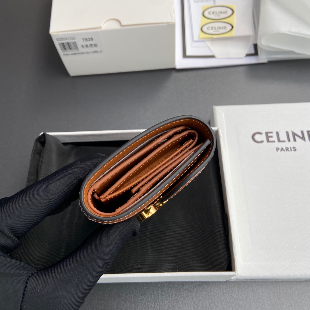 [TOP] CELINE Triomphe Fabric Almond and Calf Leather Short Wallet 10.5x9x3cm - Brown