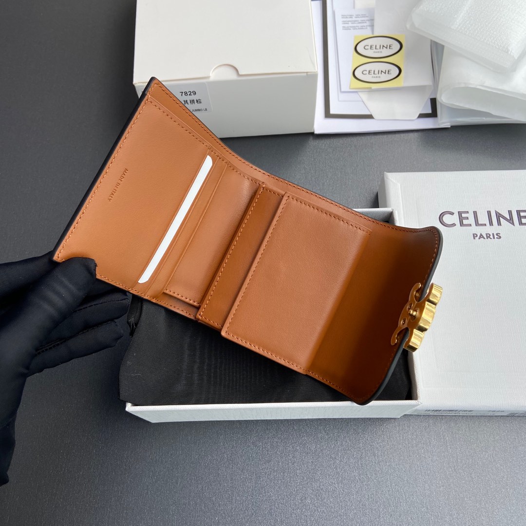 [TOP] CELINE Triomphe Fabric Almond and Calf Leather Short Wallet 10.5x9x3cm - Brown