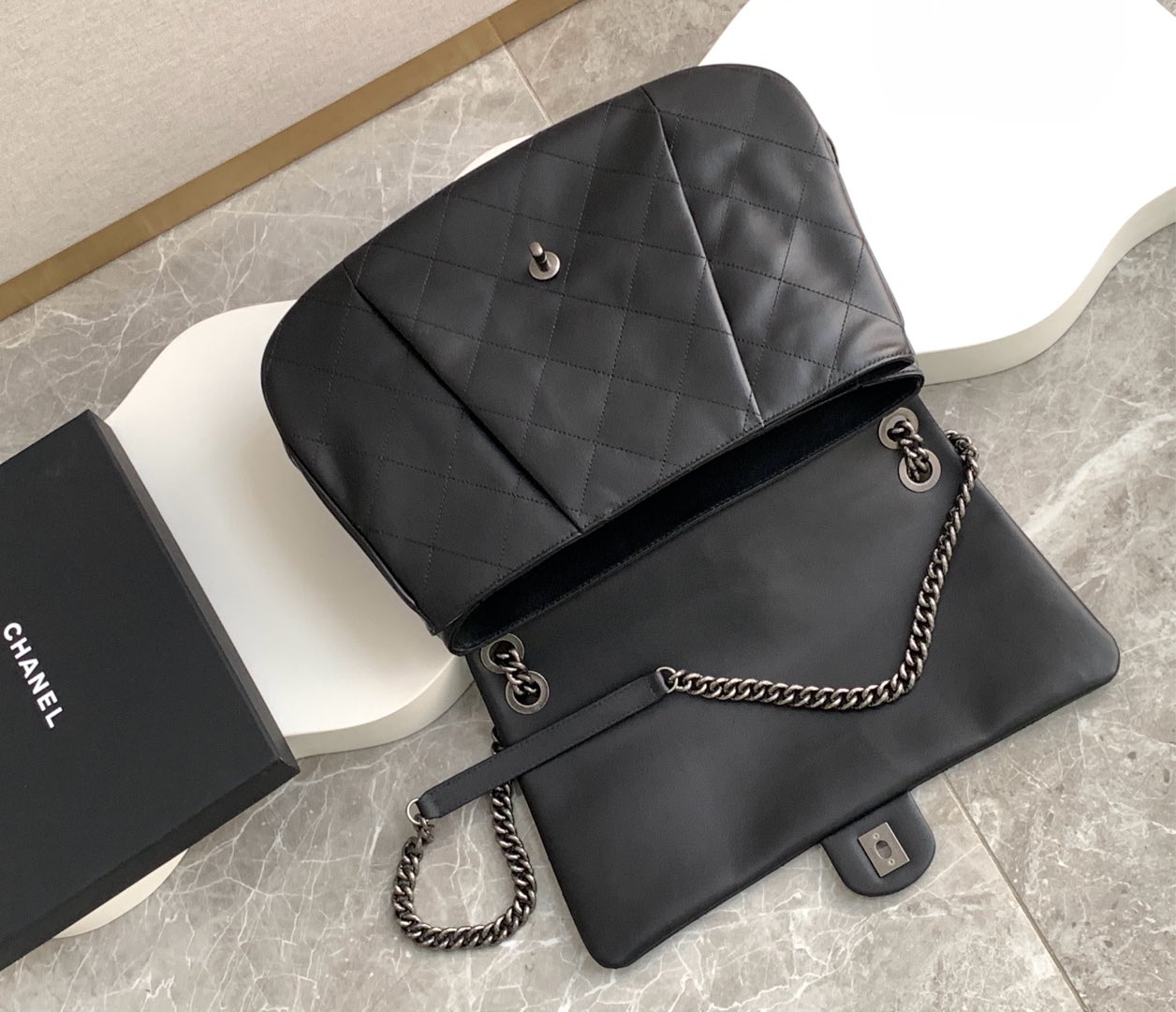 [TOP] CHANEL Flap Bag Leather 26x35x7.5cm - Black